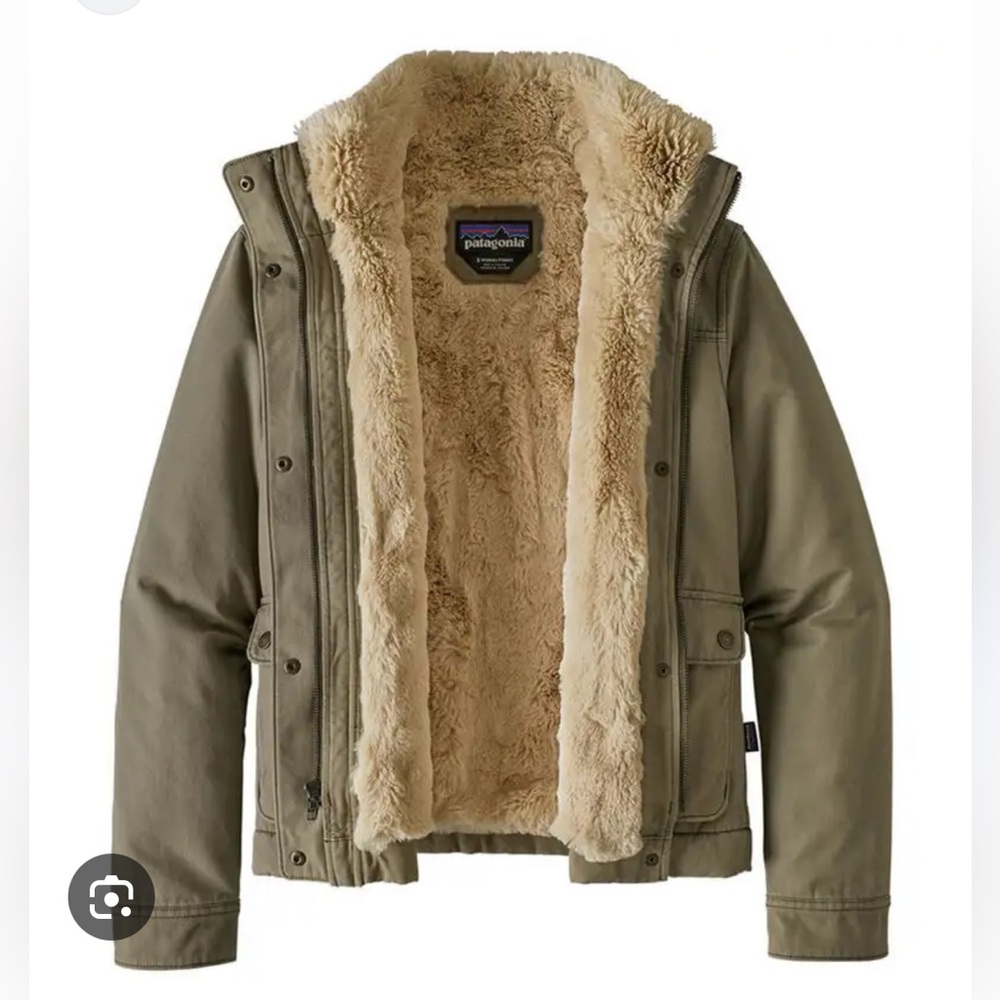 Patagonia Maple Grove jacket with fur lining olive
